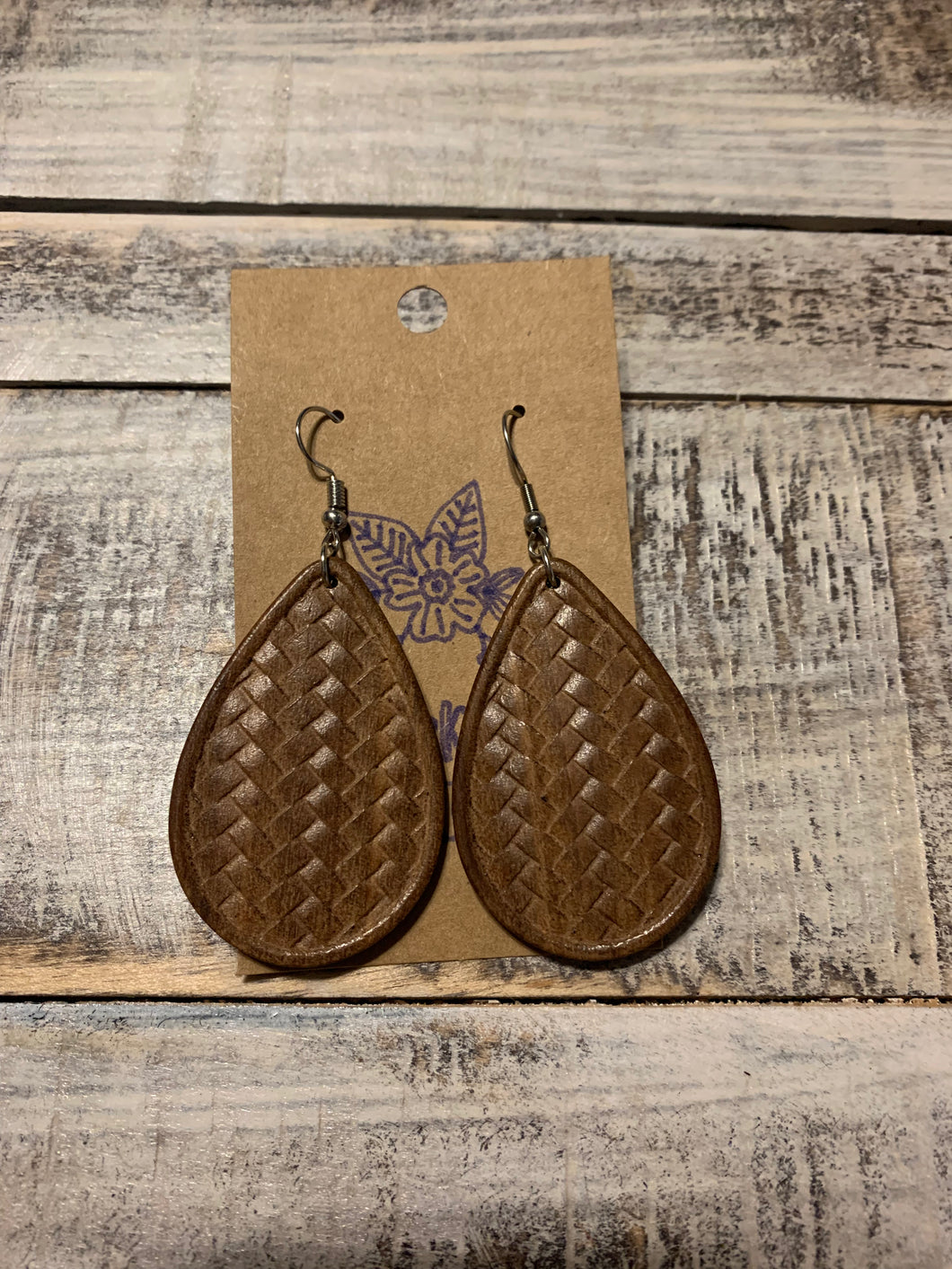 Weaved Teardrop